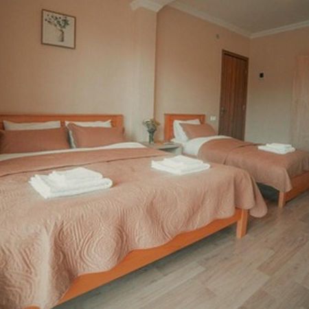Hotel Surami Bagian luar foto