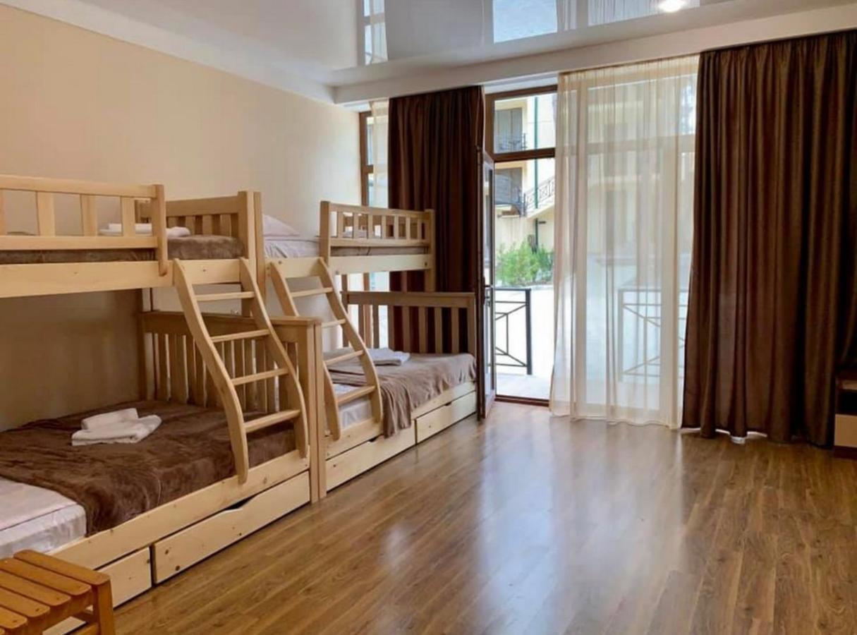 Hotel Surami Bagian luar foto