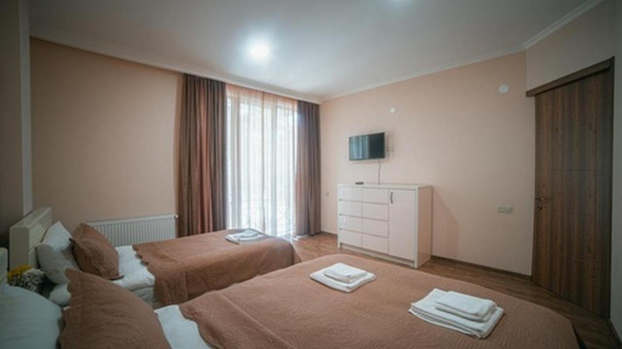Hotel Surami Bagian luar foto