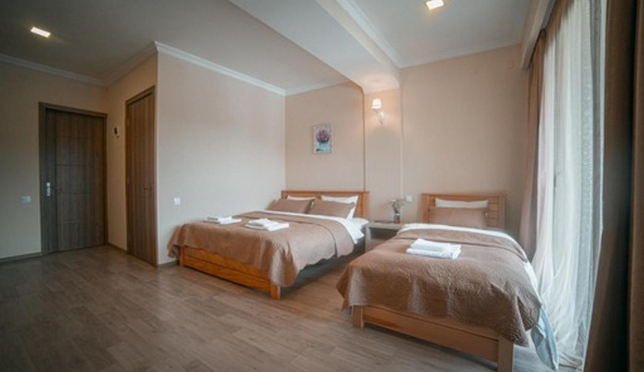 Hotel Surami Bagian luar foto