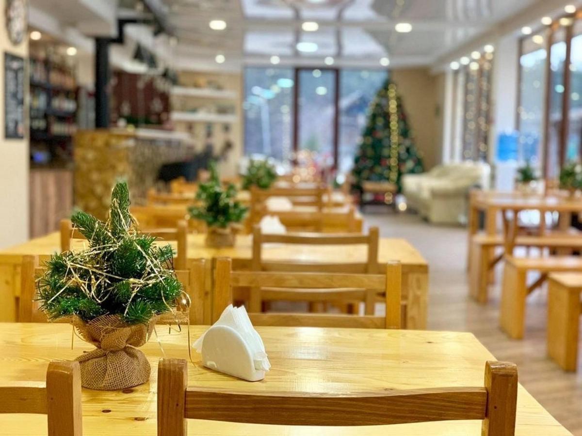 Hotel Surami Bagian luar foto