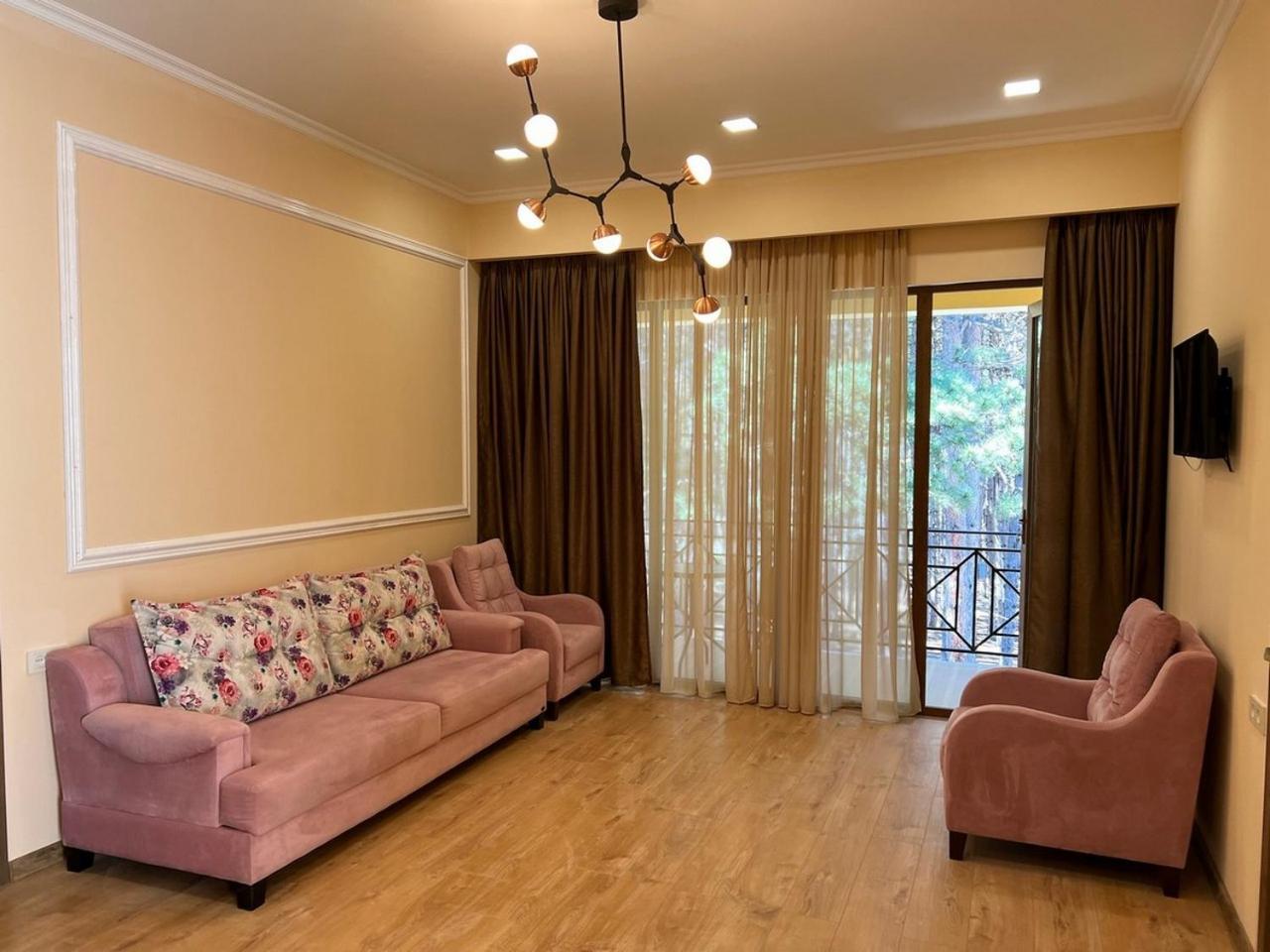 Hotel Surami Bagian luar foto