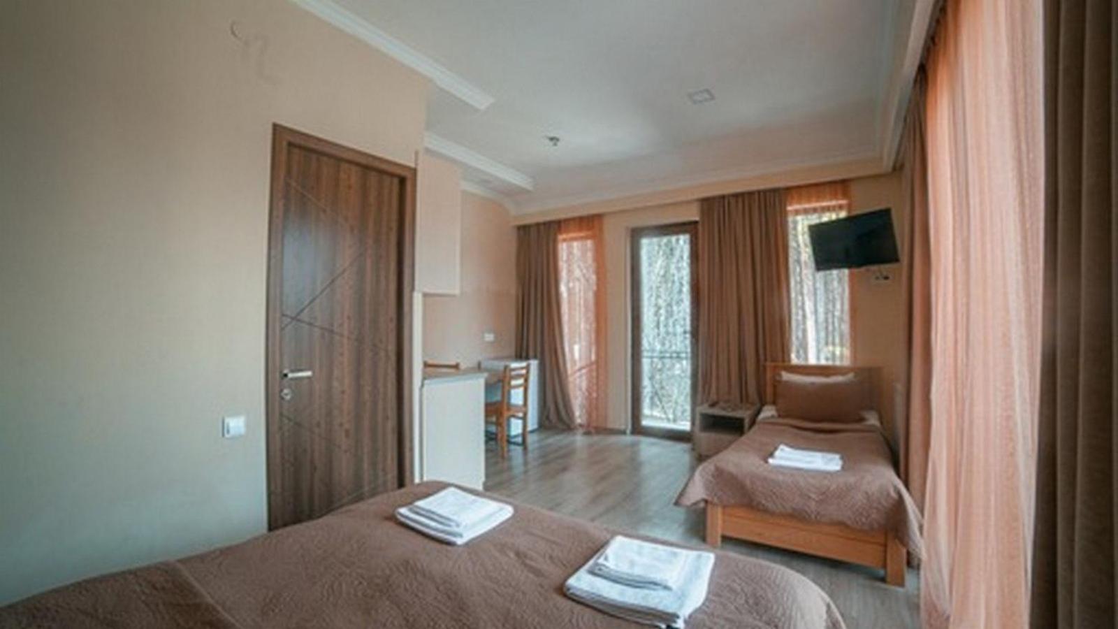 Hotel Surami Bagian luar foto