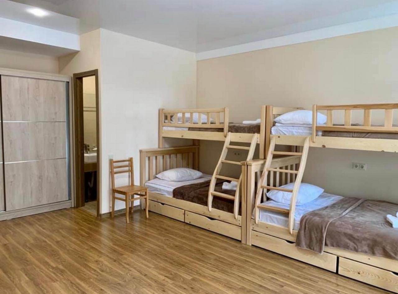 Hotel Surami Bagian luar foto